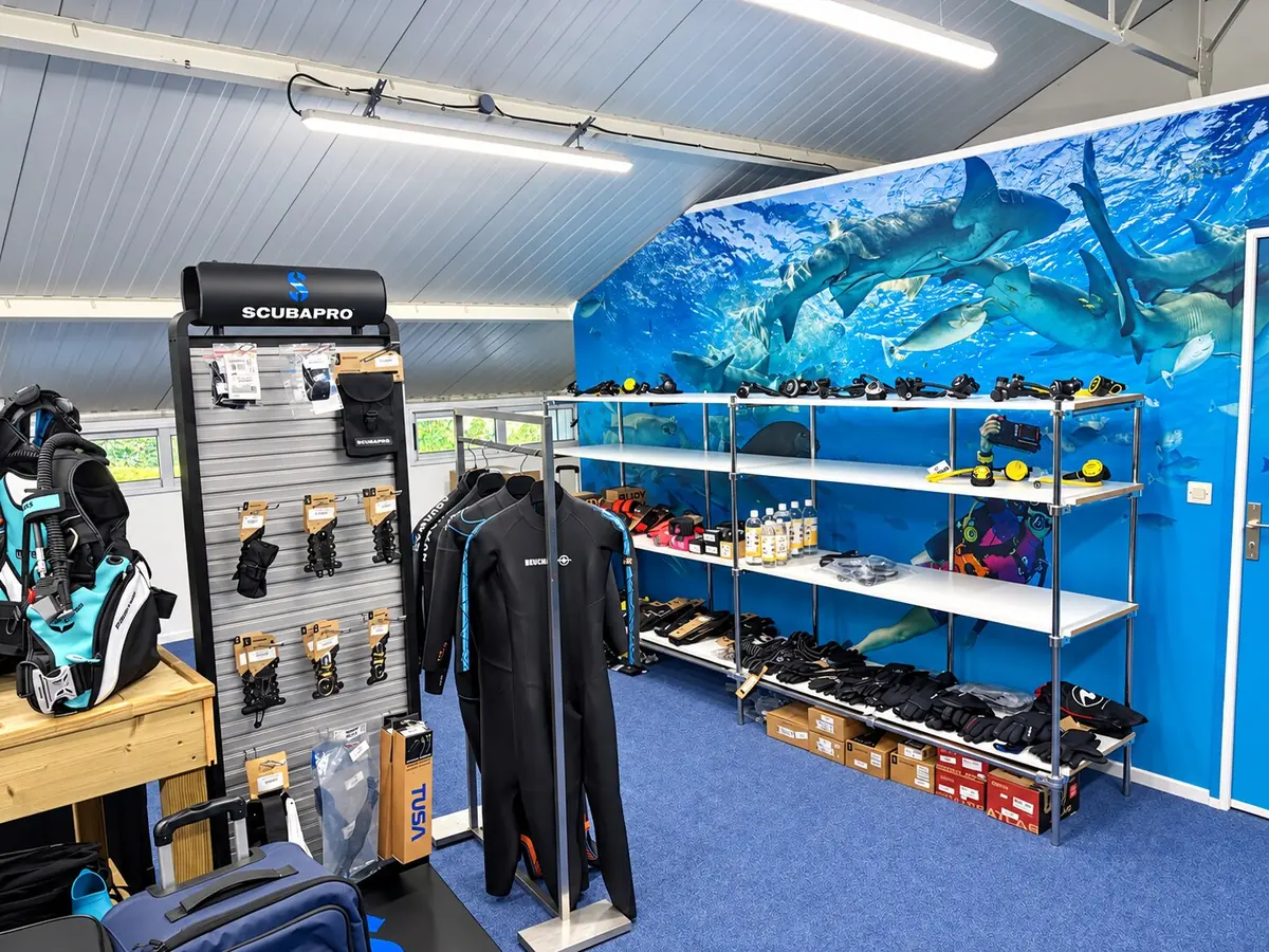 Le rayon plongée du magasin Vélocean